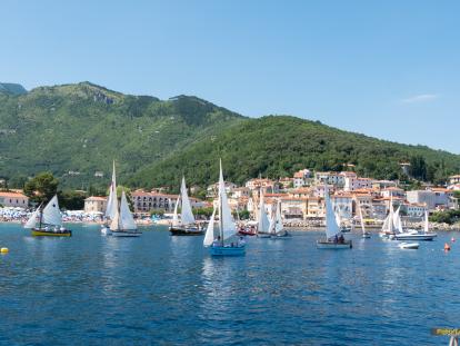 SMOTRA I REGATA TRADICIJSKIH BARKI NA JEDRA